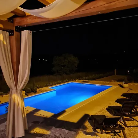 Kamena Kuca Goranci