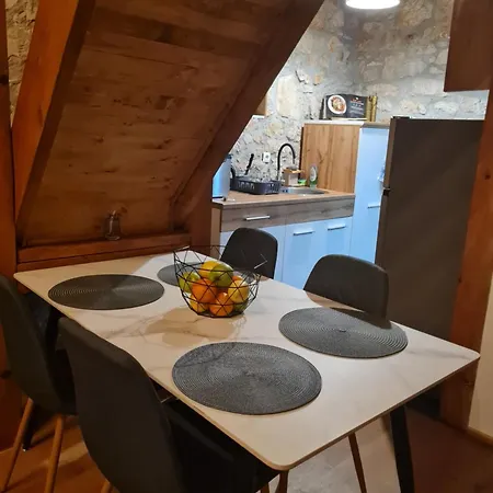 Kamena Kuca Goranci