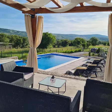 Dom wakacyjny Kamena Kuca Goranci *