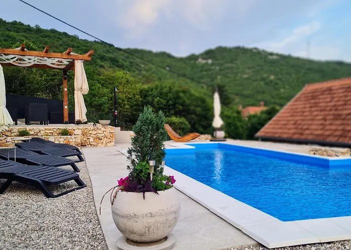 Kamena Kuca Goranci Mostar